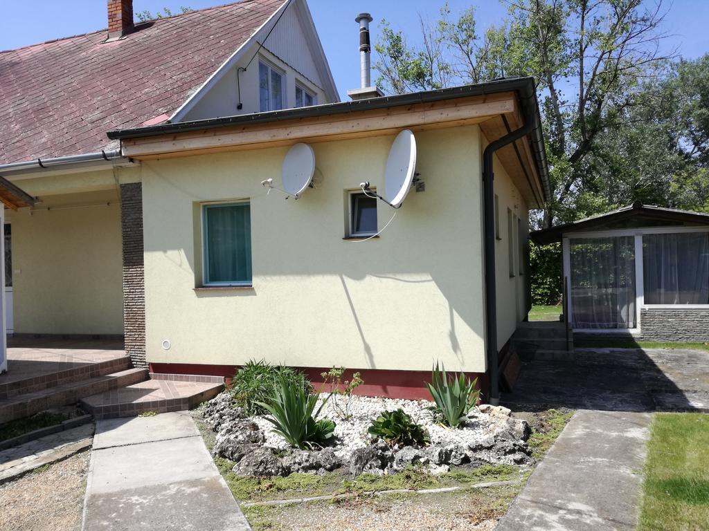Ferienwohnung Margareta Apartmanhaz Balatonboglár Exterior foto