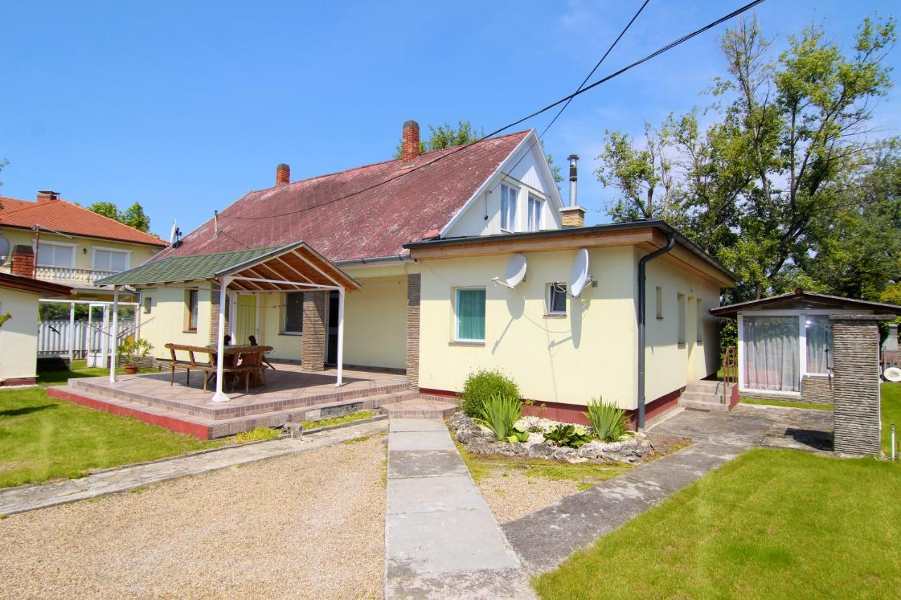 Ferienwohnung Margareta Apartmanhaz Balatonboglár Exterior foto